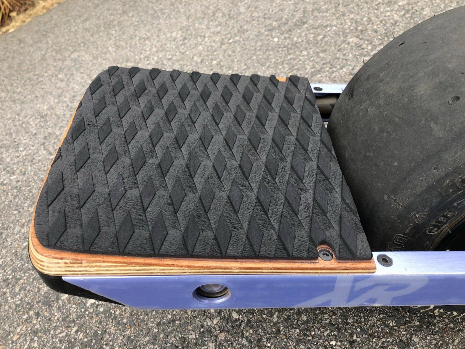 Onewheel XR Traction Pad Set – Black (Stock Foot Pad Compatible)