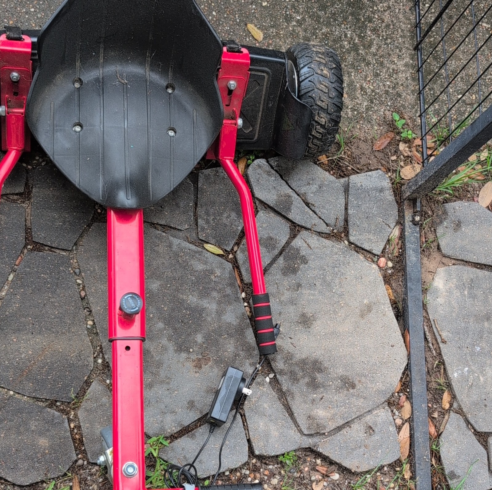 City Cruiser Seated Folding Electric Scooter Red Black E03ZPU1901070250