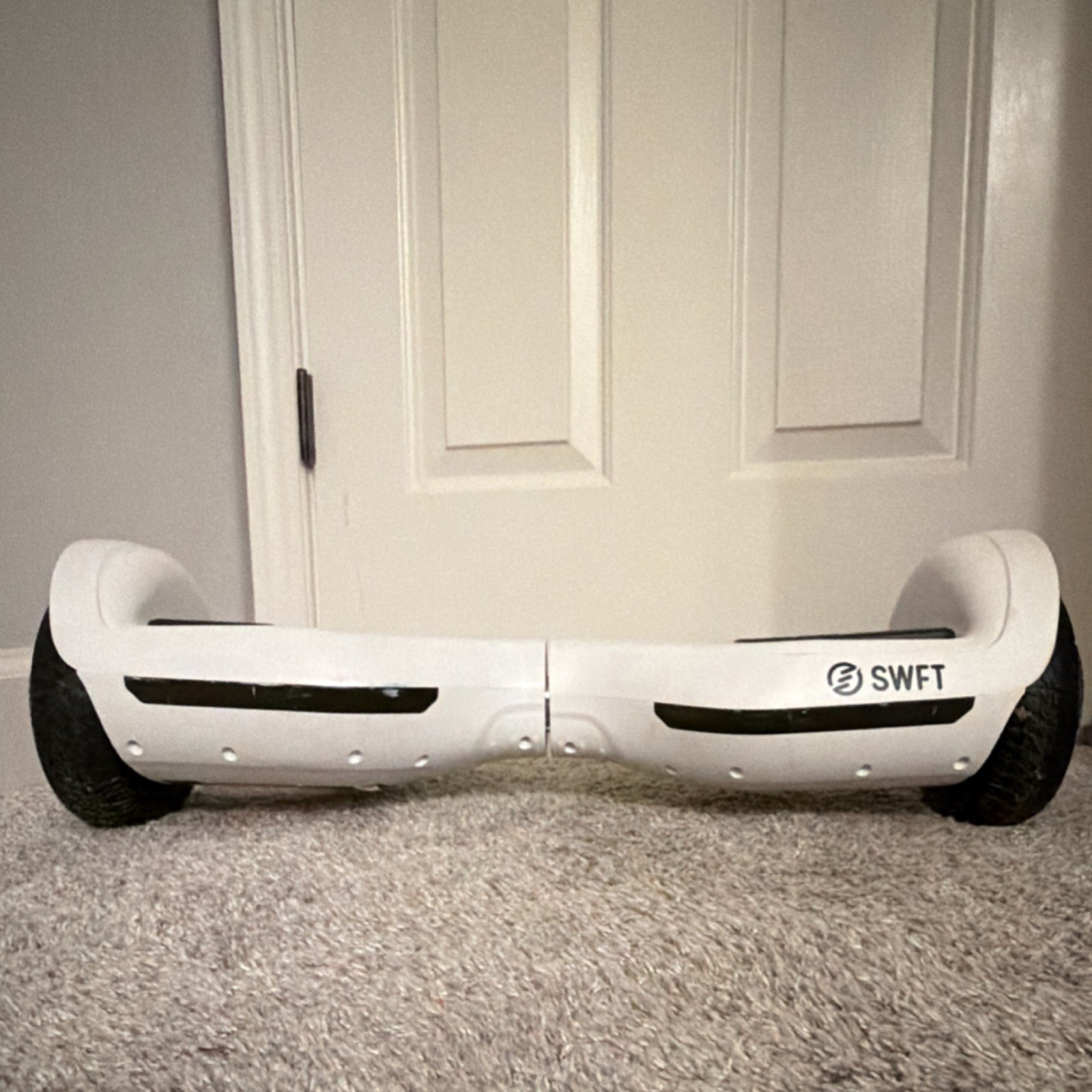 SWFT Blaze Self-Balancing Scooter Hoverboard White/w NVMW charger