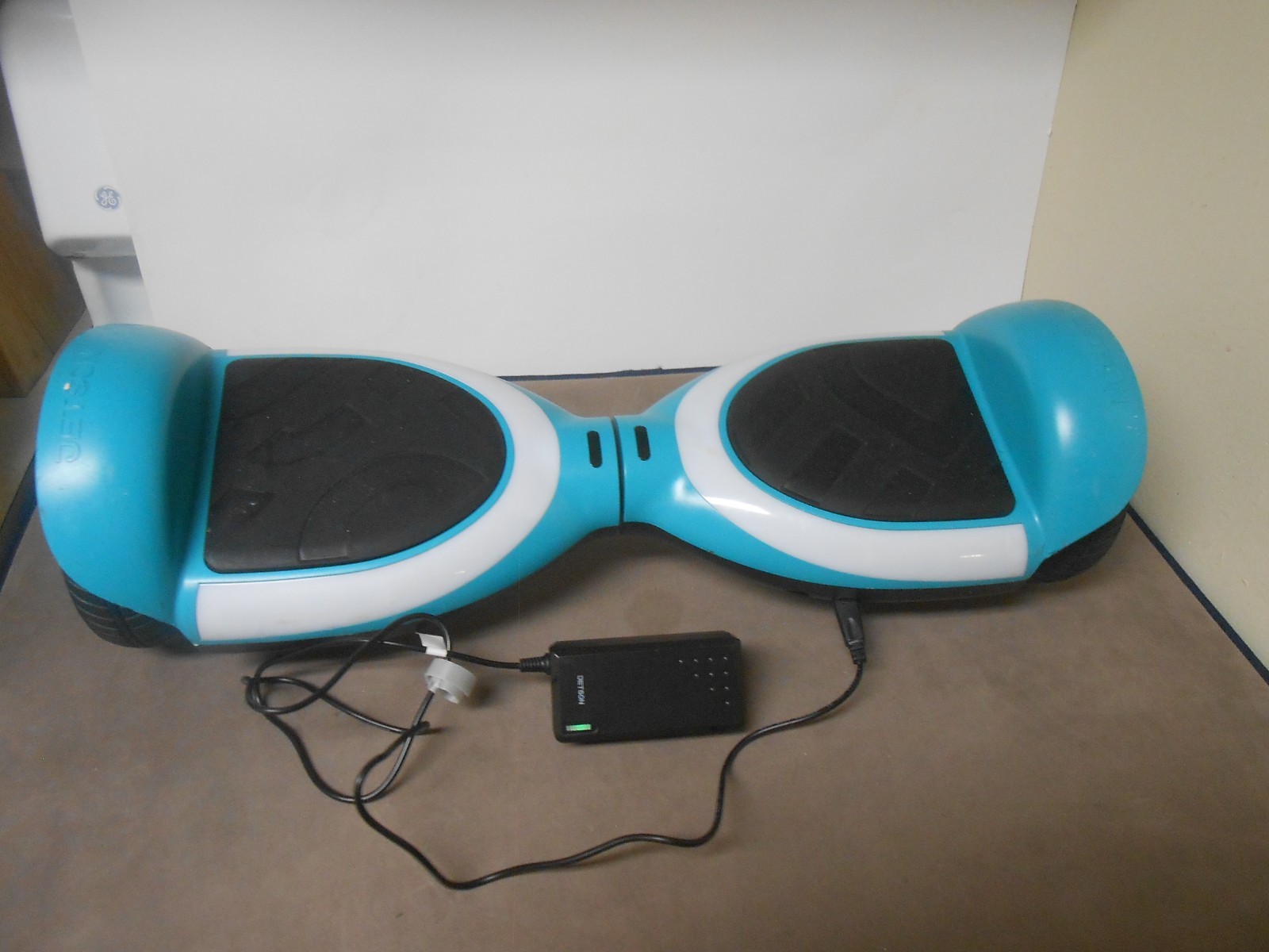 Jetson Sphere Self Balancing Scooter Hoverboard Teal Black, with charger