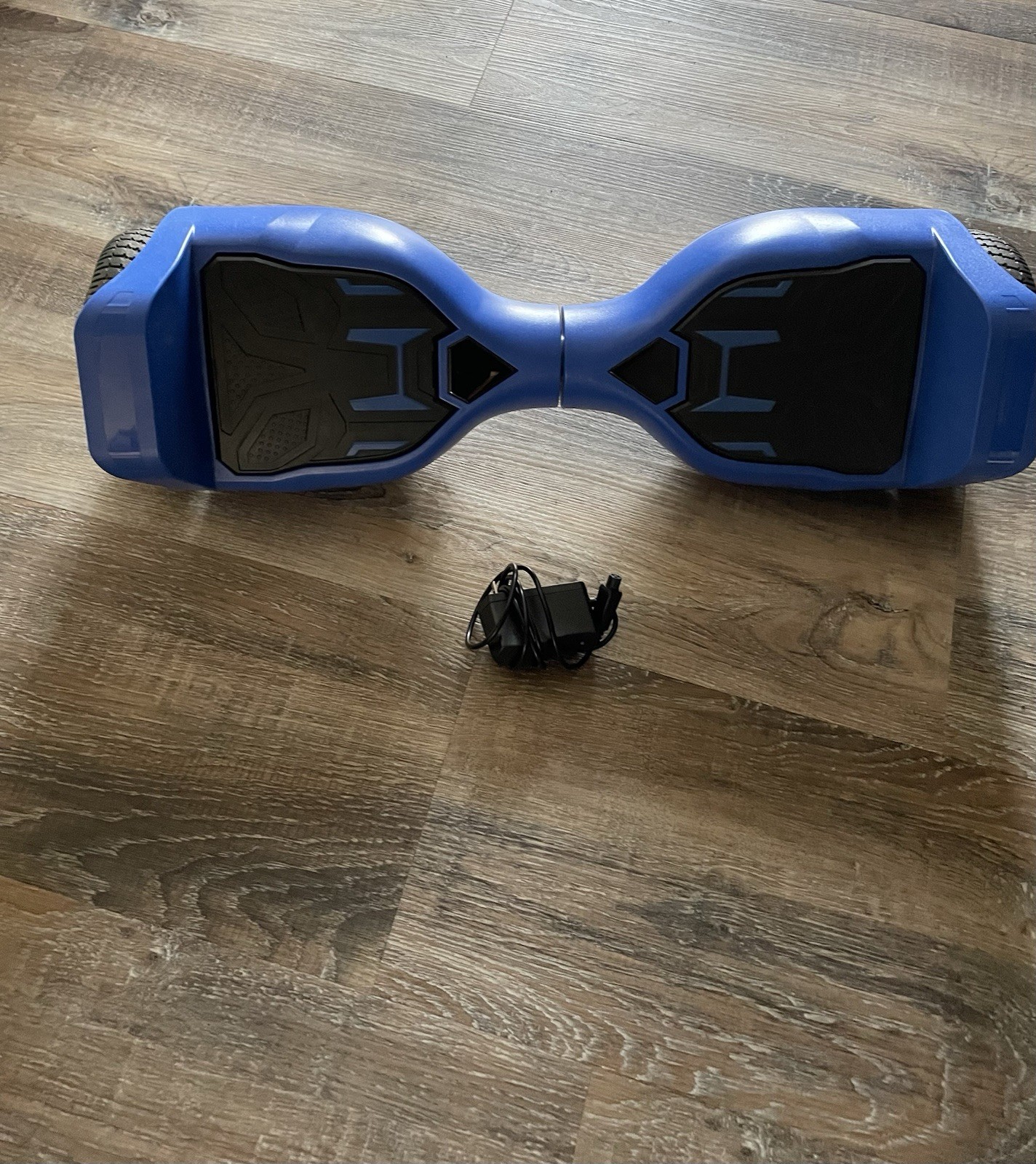 Swagtron Swagboard T580 Twist with Charger Blue and Black With LED Wheels