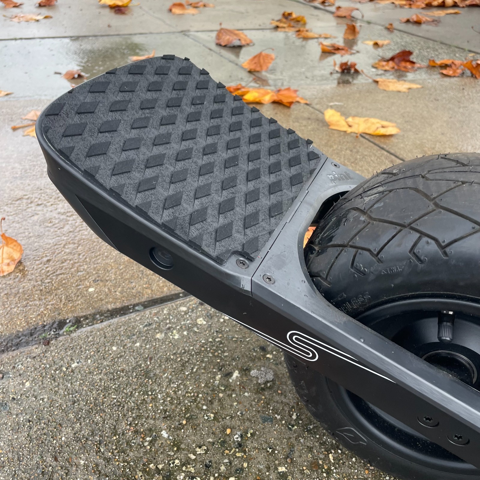 Onewheel Pint S Traction Pad Set – Black (Flared Foot Pad Compatible)