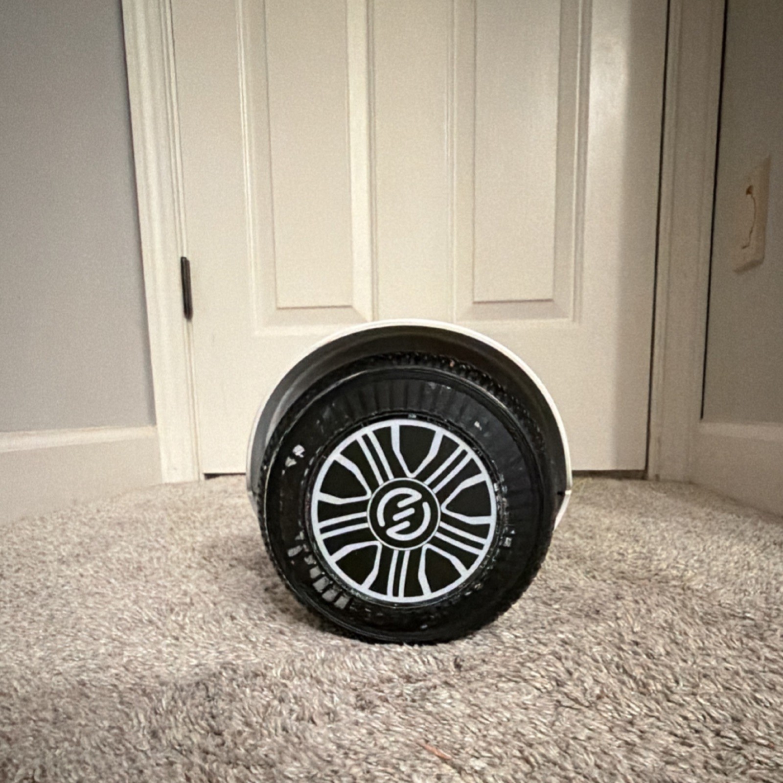 SWFT Blaze Self-Balancing Scooter Hoverboard White/w NVMW charger
