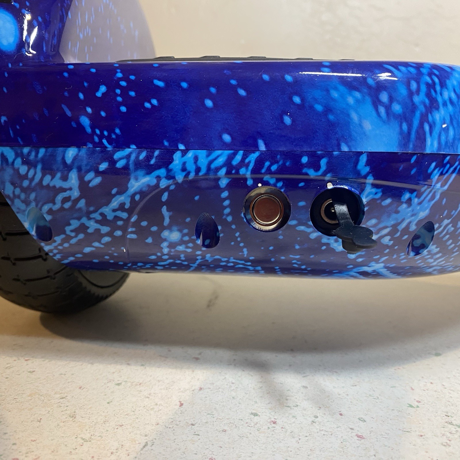 SIMATE Hoverboard Bluetooth All Terrain Hover Board With LED lights, App (read)