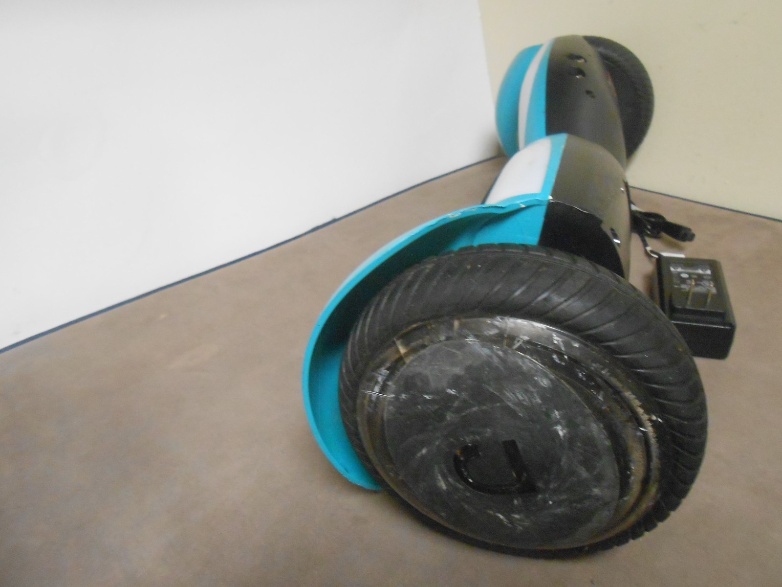 Jetson Sphere Self Balancing Scooter Hoverboard Teal Black, with charger