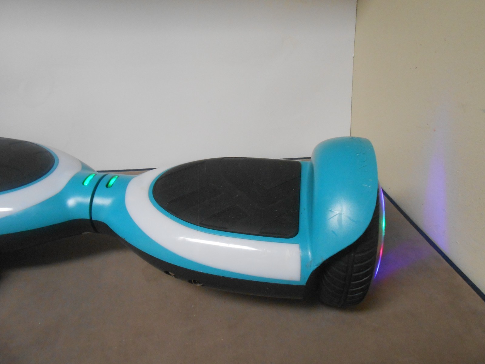 Jetson Sphere Self Balancing Scooter Hoverboard Teal Black, with charger