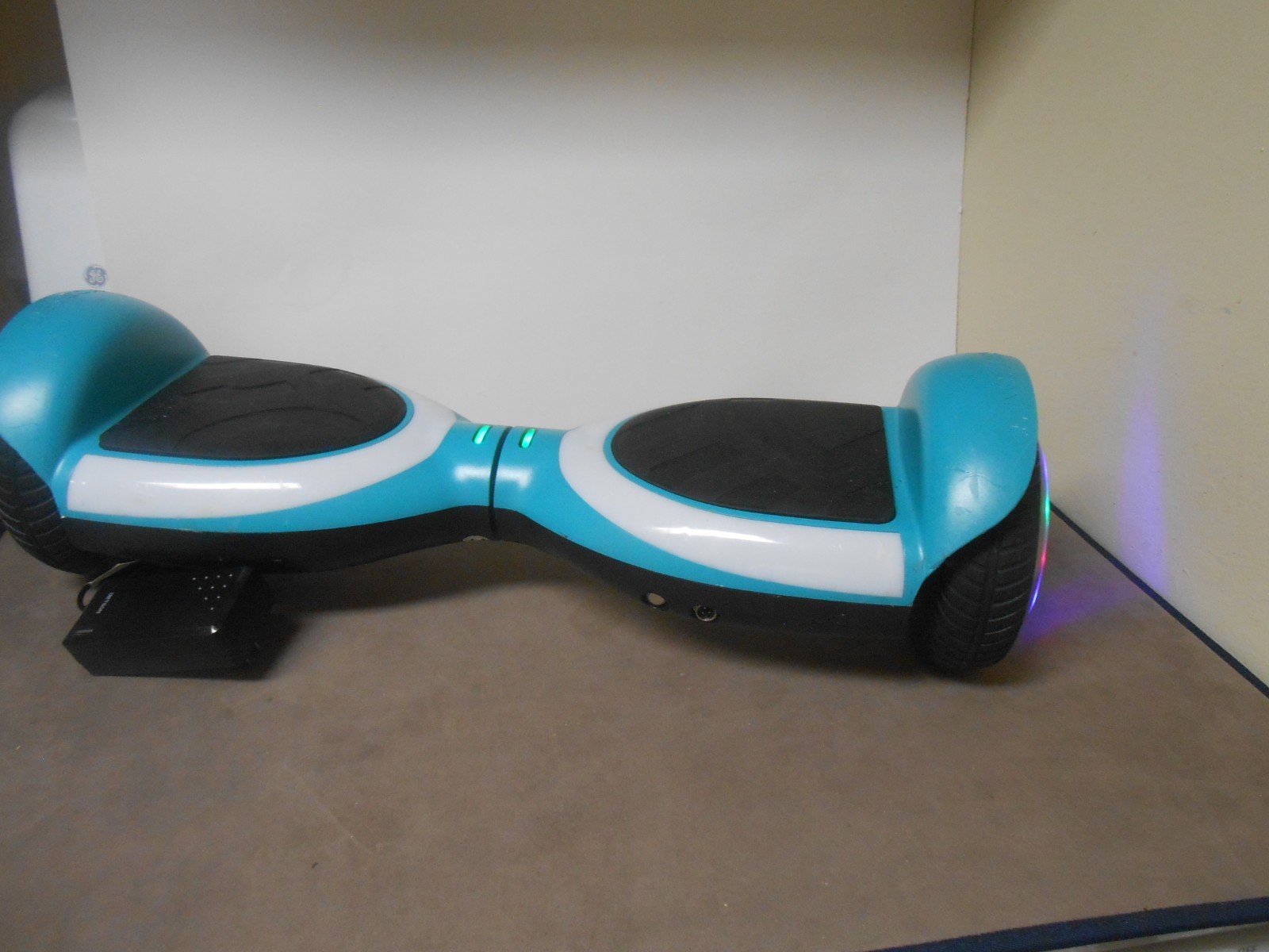 Jetson Sphere Self Balancing Scooter Hoverboard Teal Black, with charger
