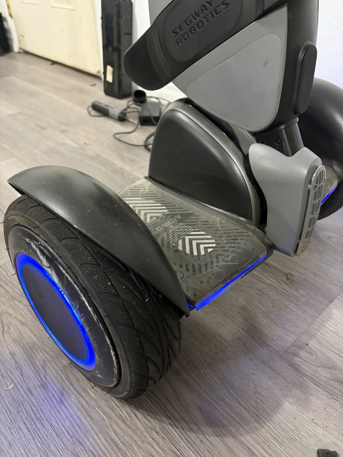 Segway Ninebot Loomo Self-balancing Scooter – Robot Function Disabled UL 2272