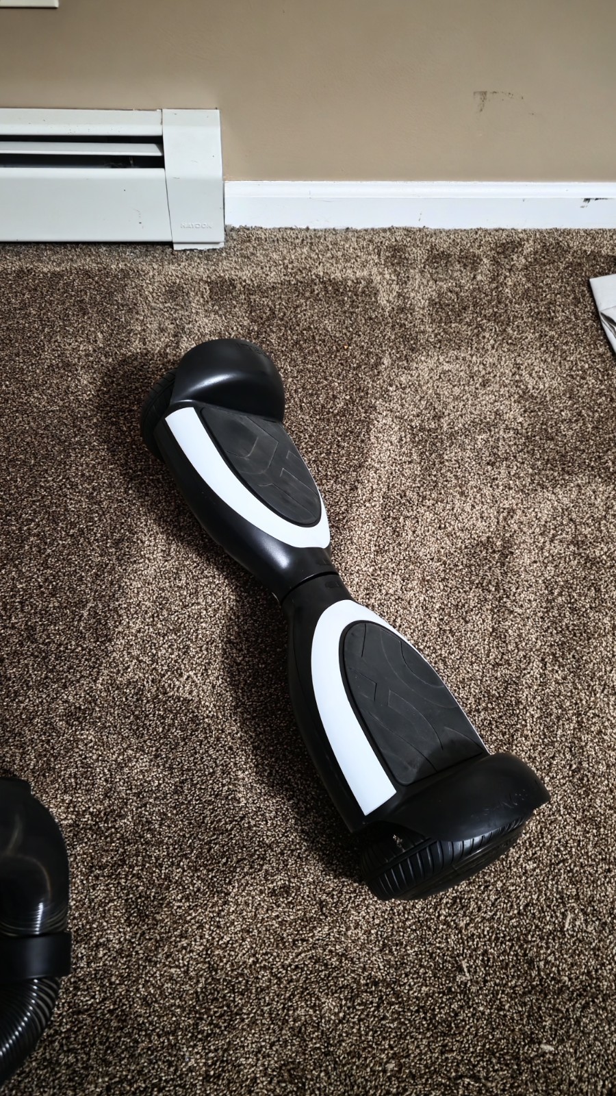 Hover-1 Xenom Self Balancing Scooter Hoverboard Bluetooth 7mph 7mi Black/White